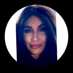 Meet your Posher, Caitlin